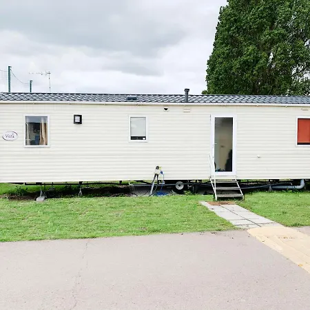 Beautiful 3-Bedroom Caravan At Mersea Island East Mersea Exterior photo
