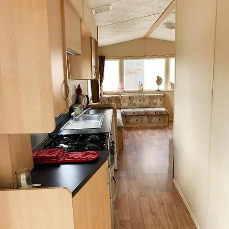 Beautiful 3-Bedroom Caravan At Mersea Island East Mersea Exterior photo