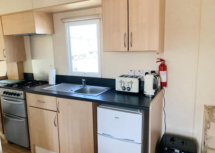 Beautiful 3-Bedroom Caravan At Mersea Island