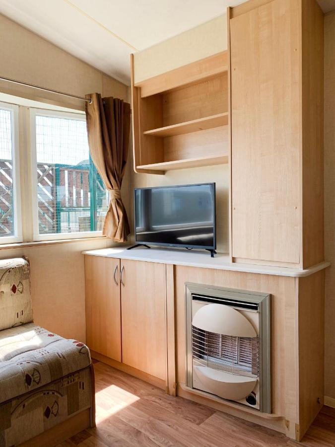 Holiday home Beautiful 3-bedroom Caravan At Mersea Island *