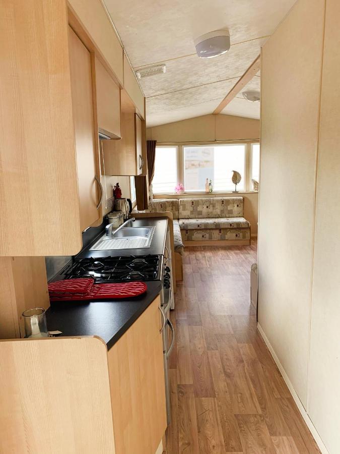 Holiday home Beautiful 3-bedroom Caravan At Mersea Island *